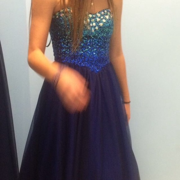 Prom dress - Picture 3 of 3