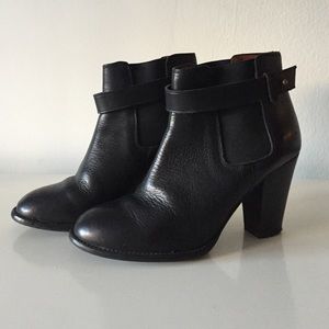 Madewell Leather Ankle Booties