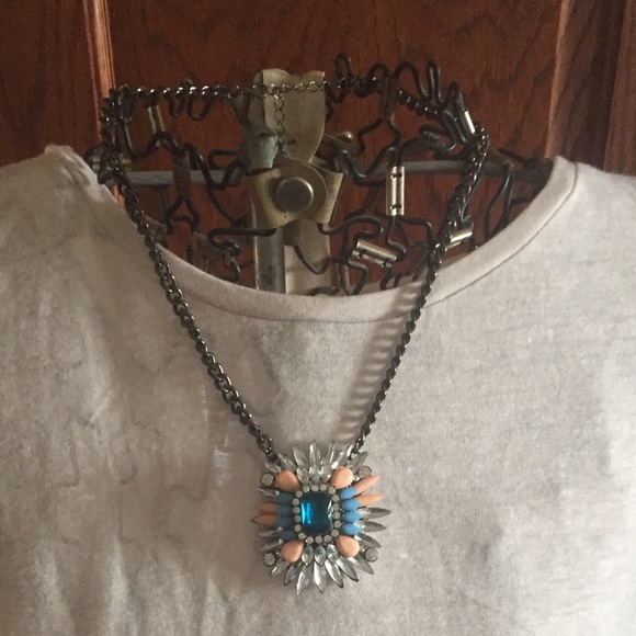 BKE Jewel necklace