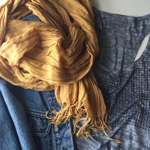 ❌gifted❌ Yellow Linen Scarf