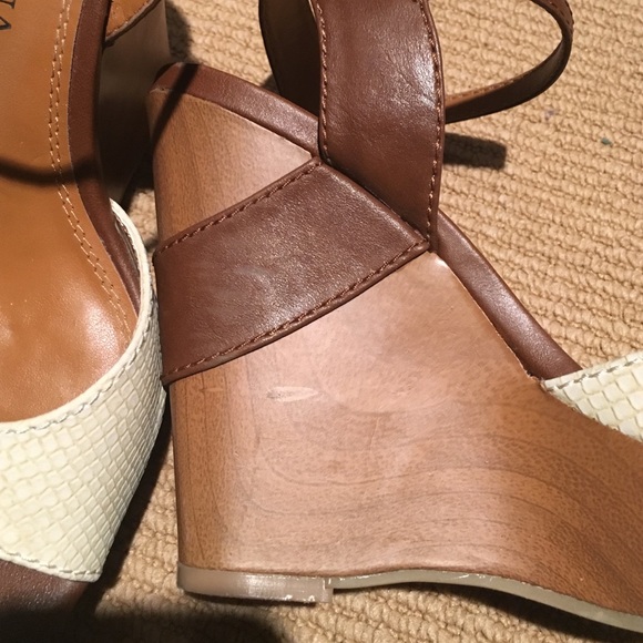 Shell Wedge sandal - Picture 2 of 4