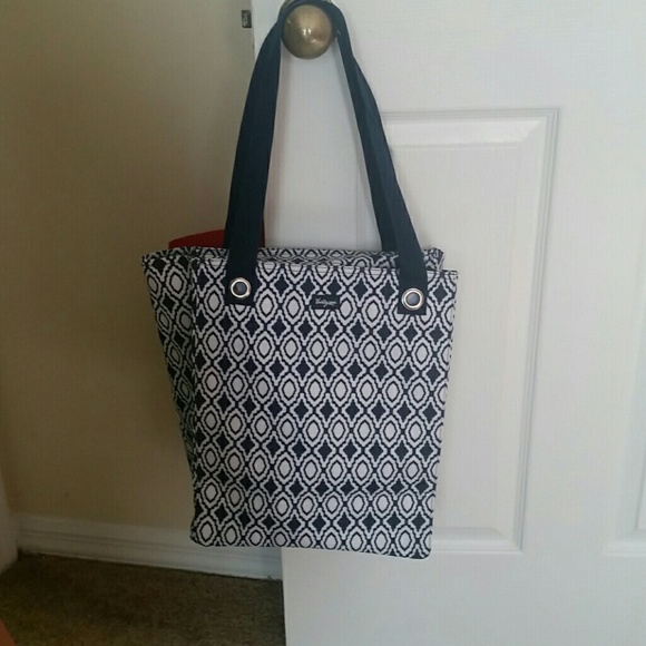 Tall organizing tote