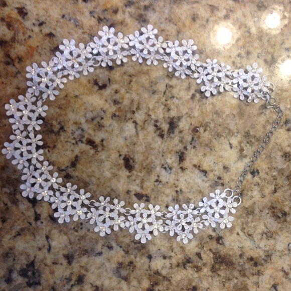 Spring necklace - Picture 3 of 3