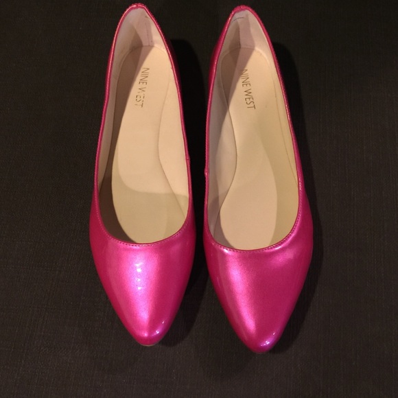 HOT PINK Nine West flats, size 8M