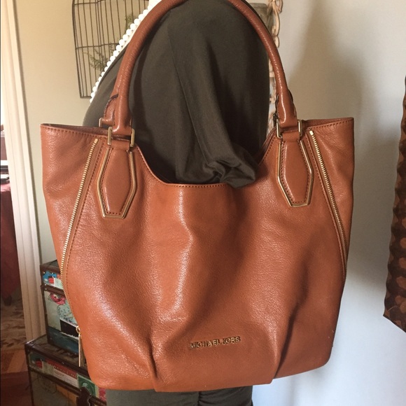 Michael Kors Handbags - Set to trade💕