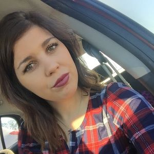 Meet your Posher, Alyssa