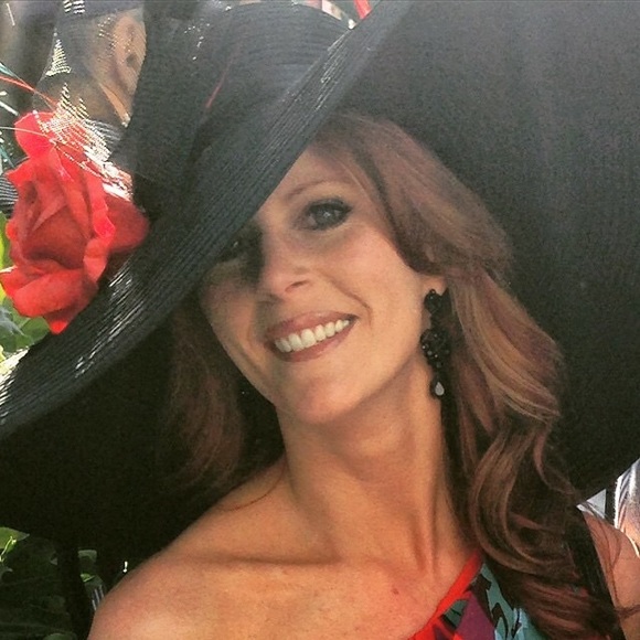 ⚜Meet Your Posher⚜ - Picture 2 of 4