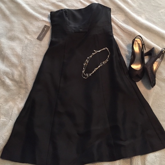 Size 2 NWT Strapless Ann Taylor Dress