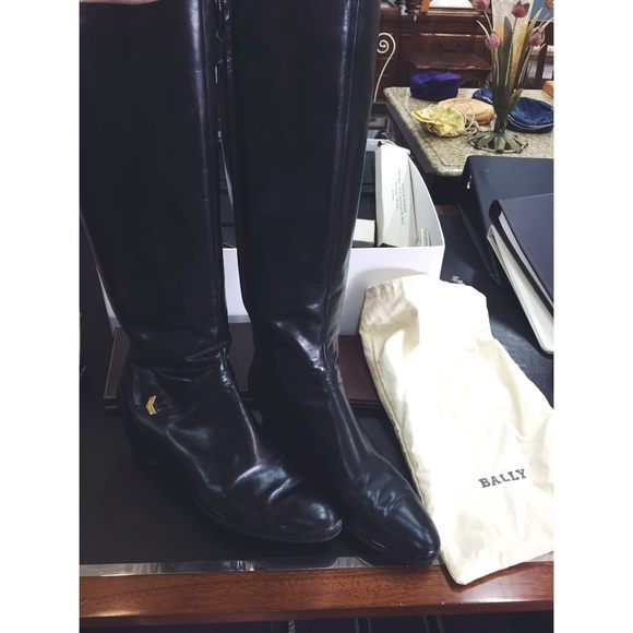 salvatore ferragamo black knee boots