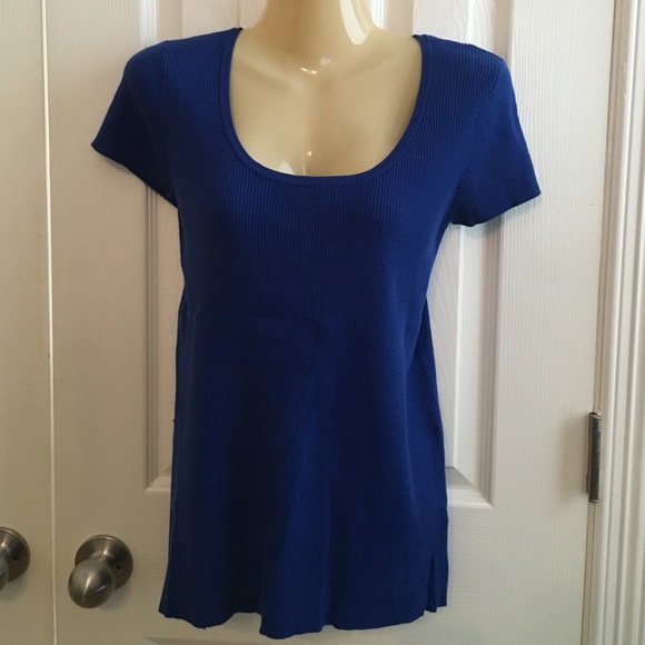Gorgeous blue scoop neck sweater