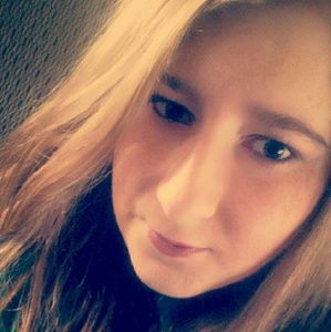 Meet your Posher, Lizzie