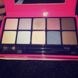 Victoria's Secret eyeshadow palette