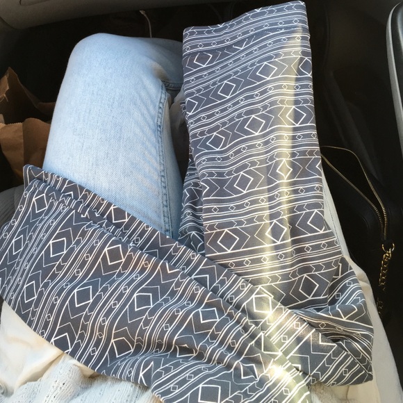 PINK Aztec print leggings