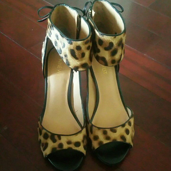 Nine West open toe sandle. SOLD - Picture 3 of 4