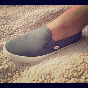 NWB Roxy Gray Slip on Tennis Shoes 6.5