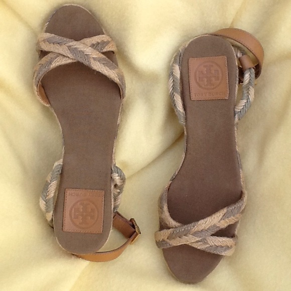 Tory Burch Shoes - 👡TORY BURCH BEAUTIFUL ESPADRILLES REDUCED 💐