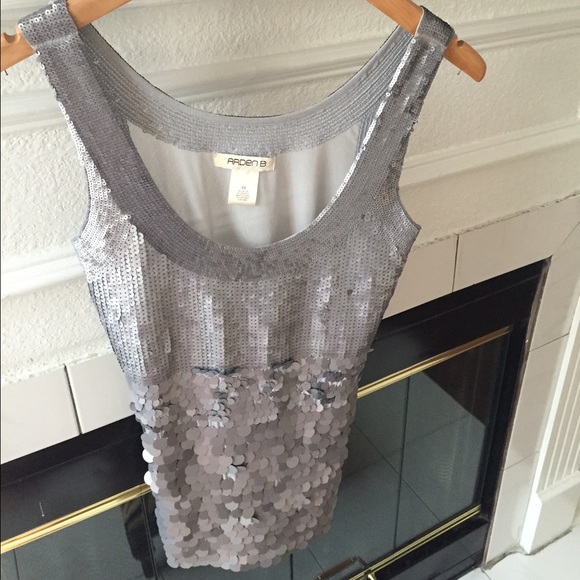 Sequin Top - Picture 2 of 2