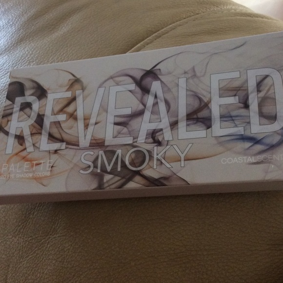 Coastal Scents Revealed Smoky Palette