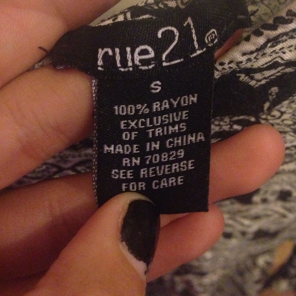 Really pretty black and white elephant mini dress - Picture 2 of 4