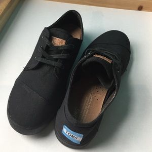 Black toms lace ups