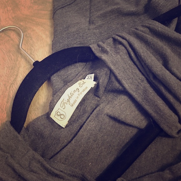 XS Fighting Eel Charcoal Grey Scoop Neck Tank