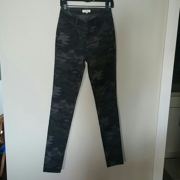 Loft Dark camo jeans