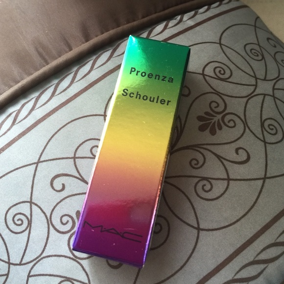 💗MAC PinkFringe Satin Lipstick💗