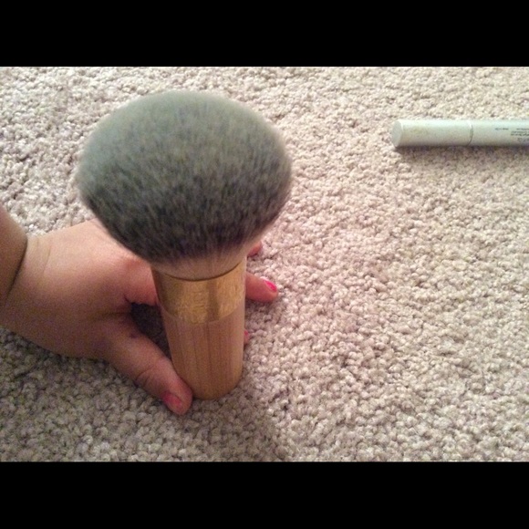 Tarte Airbuki Flawless - Picture 3 of 3