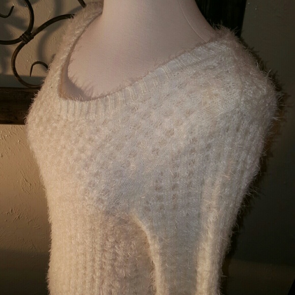 ❤SOLD❤BNWOT. . Ivory Sweater w/Pearl button - Picture 2 of 4