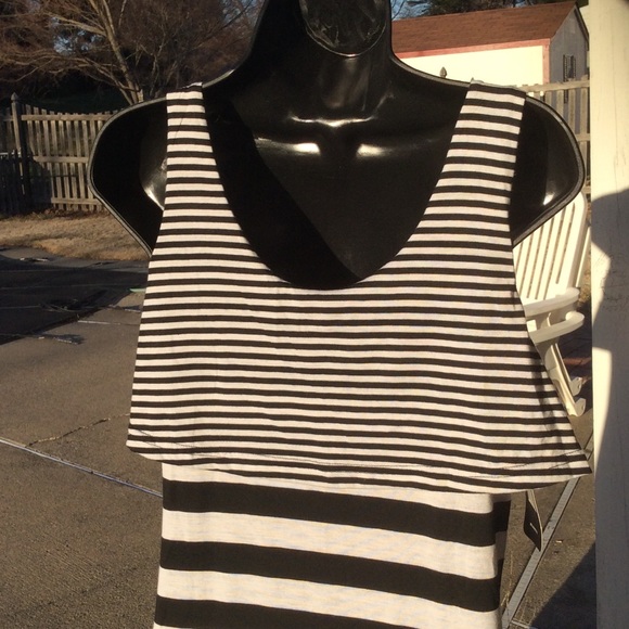 Maxi dress great for beach cover up or dress it up - Picture 2 of 4