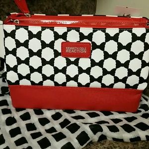 Kenneth Cole Reaction Pyramid Case