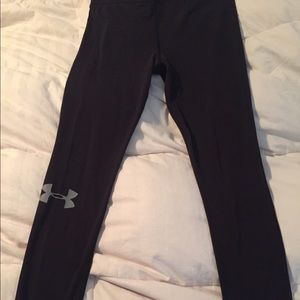 Under Armour women's black leggings