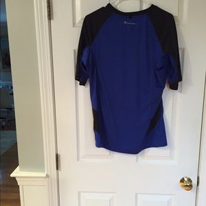 Champion medium men's workout shirt