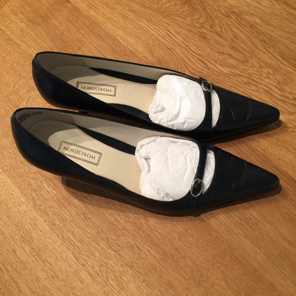 Nordstrom Shoes Nordstrom Navy Blue Kitten Heel Shoes Poshmark