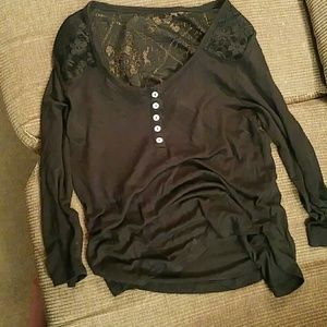 Black 3/4 sleeve shirt