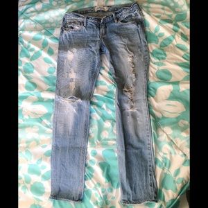 Lightwash distressed skinny jeans (Abercrombie)