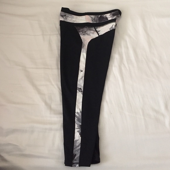 Fabletics Cropped Leggings - image 2