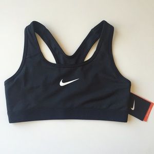 NWT Nike sports bra