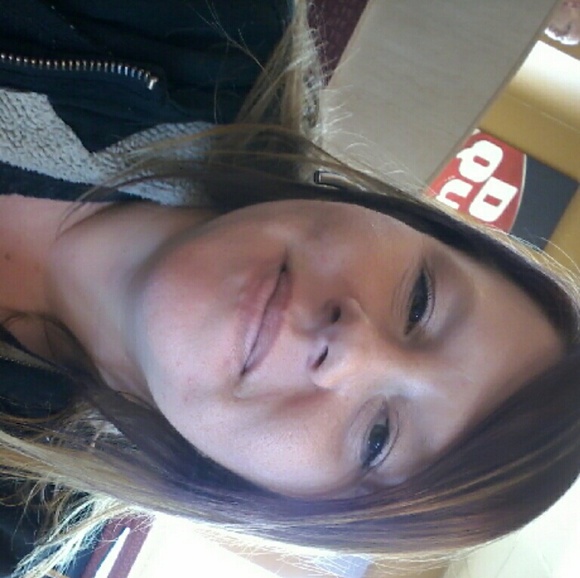 Meet your Posher, Lizz - Picture 1 of 1