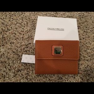 Dooney&Bourke Small Pebbled Leather Bifold Wallet