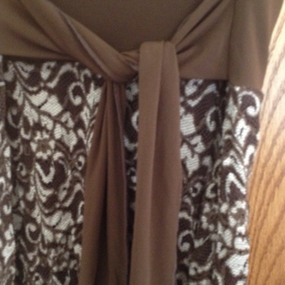 Dress - Picture 3 of 3