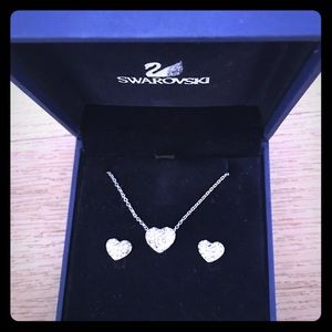 swarovski heart necklace n earnings