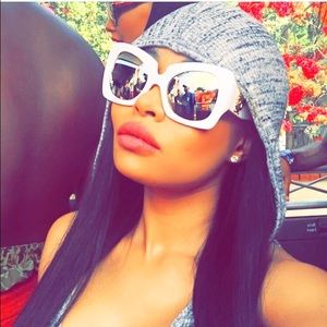 Meet your Posher, Hana