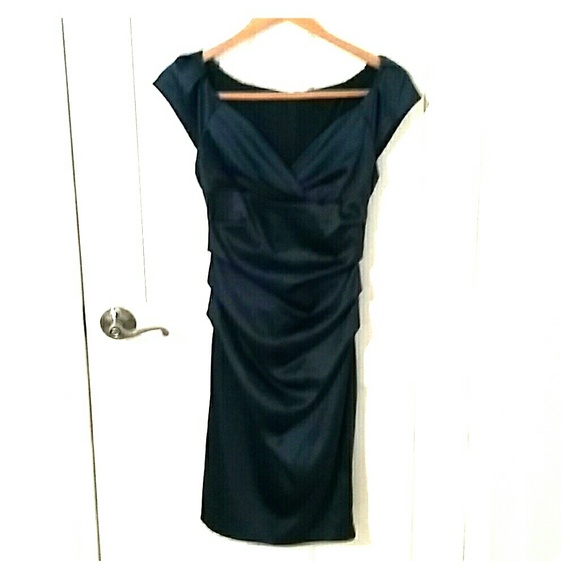 The Limited Event emerald dress - Picture 1 of 7