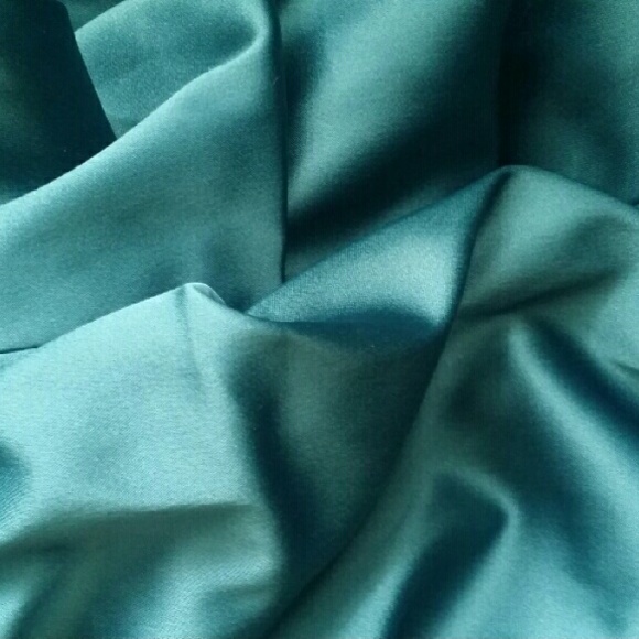 The Limited Event emerald dress - Picture 4 of 7