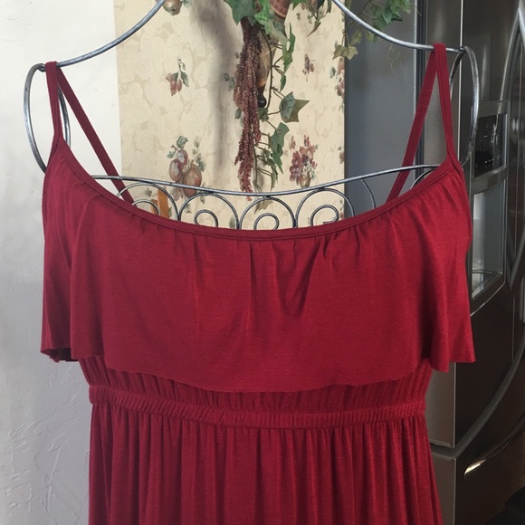Burgundy Maxi Dress - Picture 2 of 4