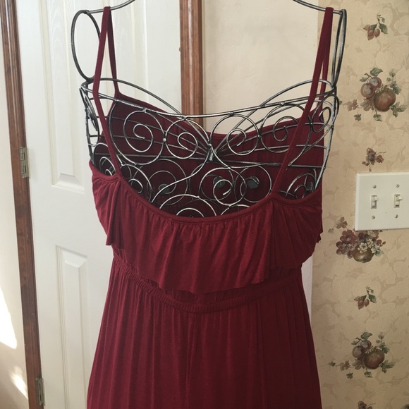 Burgundy Maxi Dress - Picture 3 of 4