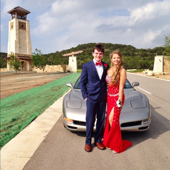 Red prom dress - Picture 3 of 3