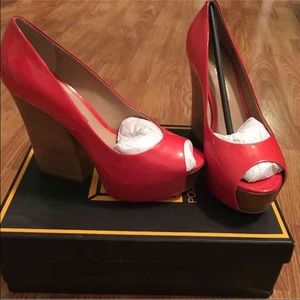 Pour La Victoire Heels