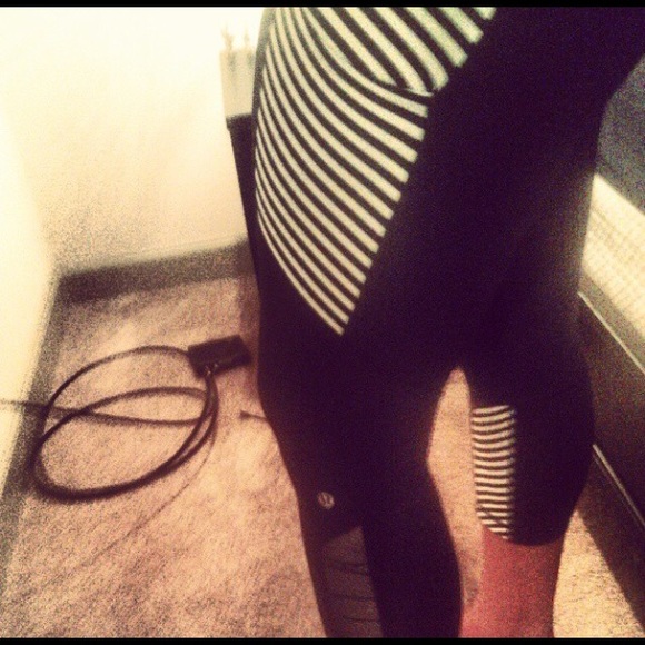 Lululemon running crop
